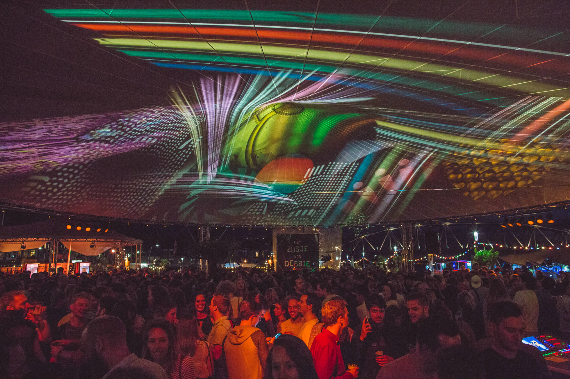 SMKMRKT, waalkade, nijmegen, vierdaagse, judocus, visuals, perfectsky, slideinmotion, projecties, 2017
