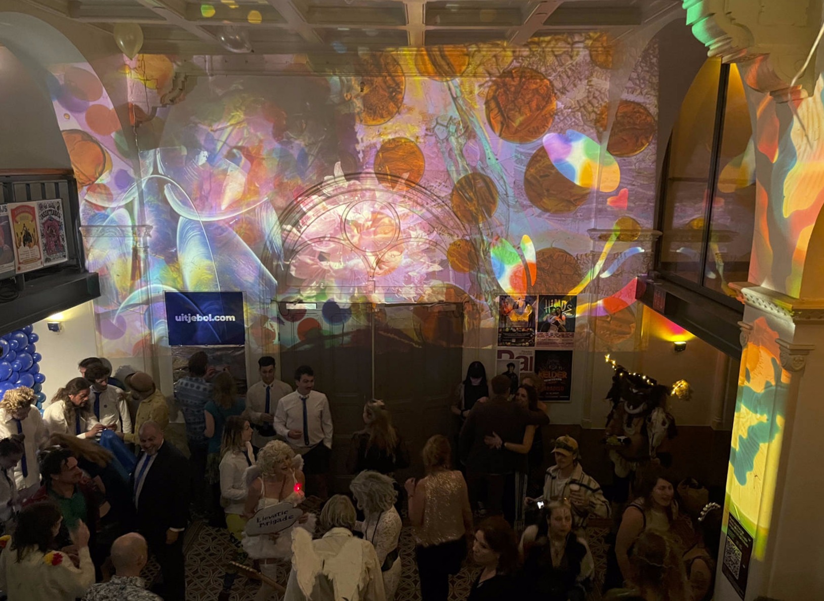 Uit je Bol, Ballonnenfeest, projecties, Paradiso, 2024, Judocus, visuals, Ruigoord,